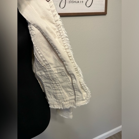 Live a little vintage Y2K White Casual Distressed Jacket / Size: M - Picture 7 of 14